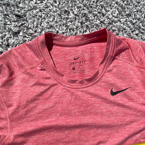 🟢5/$25 Nike dri-fit short sleeve t-shirt - Picture 4 of 7
